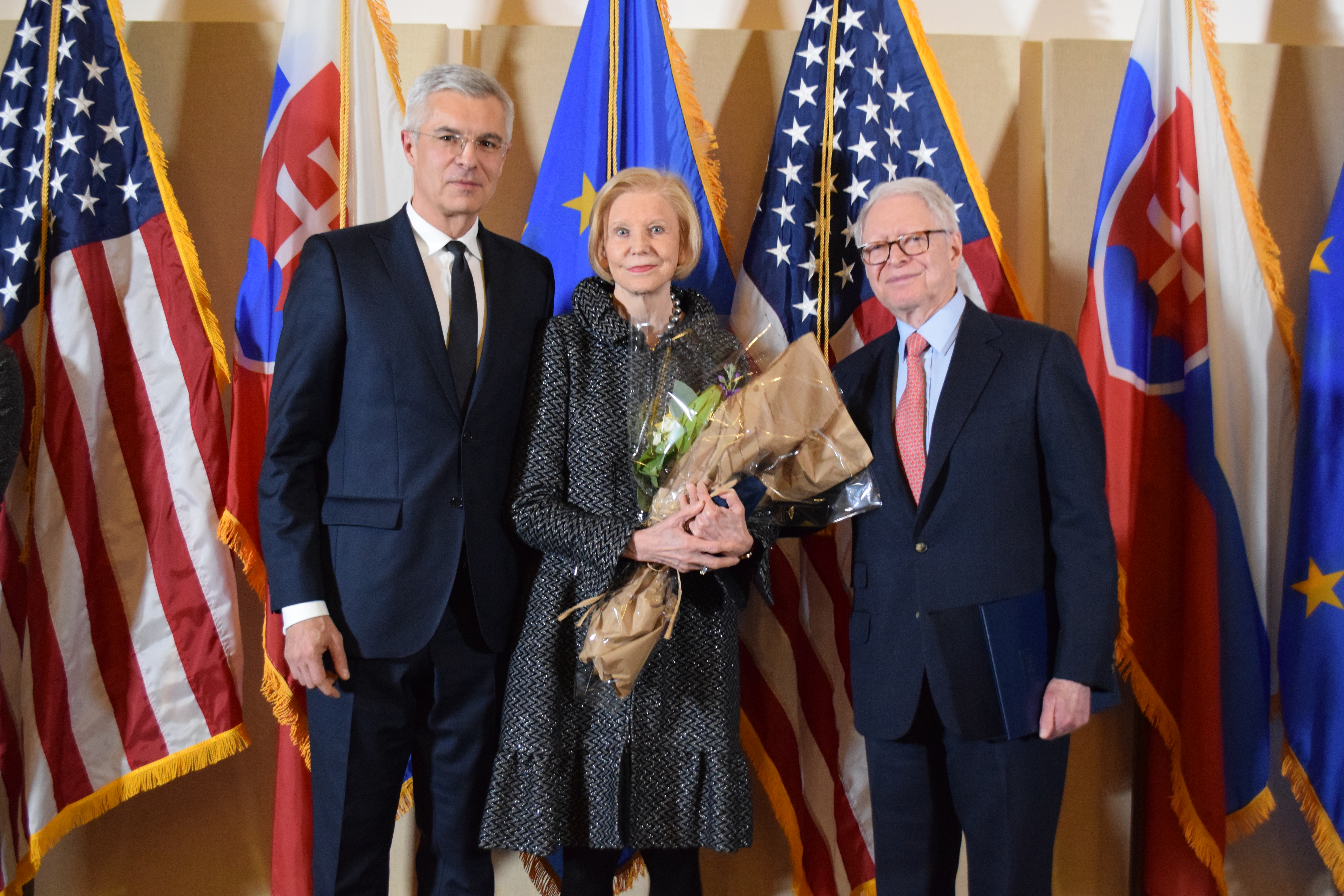 Ambassador of the Slovak Republic Ivan Korčok (left) awards the 2018 Woodrow Wilson Award to philanthropists Marica (center) and Jan Vilcek (right).